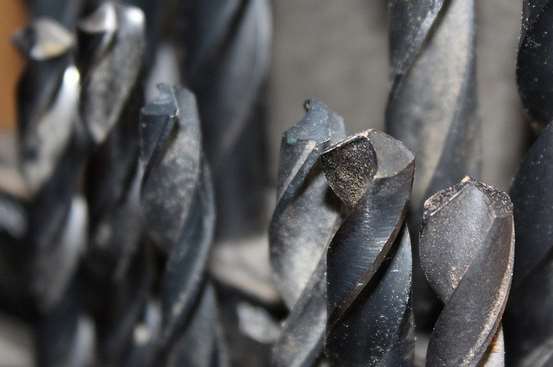 Точим сверла правильно - 4 инструмента для заточки сверла